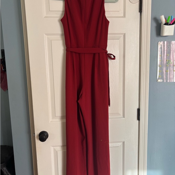 Elegant Red Sleeveless jumpsuit - Picture 2 of 4